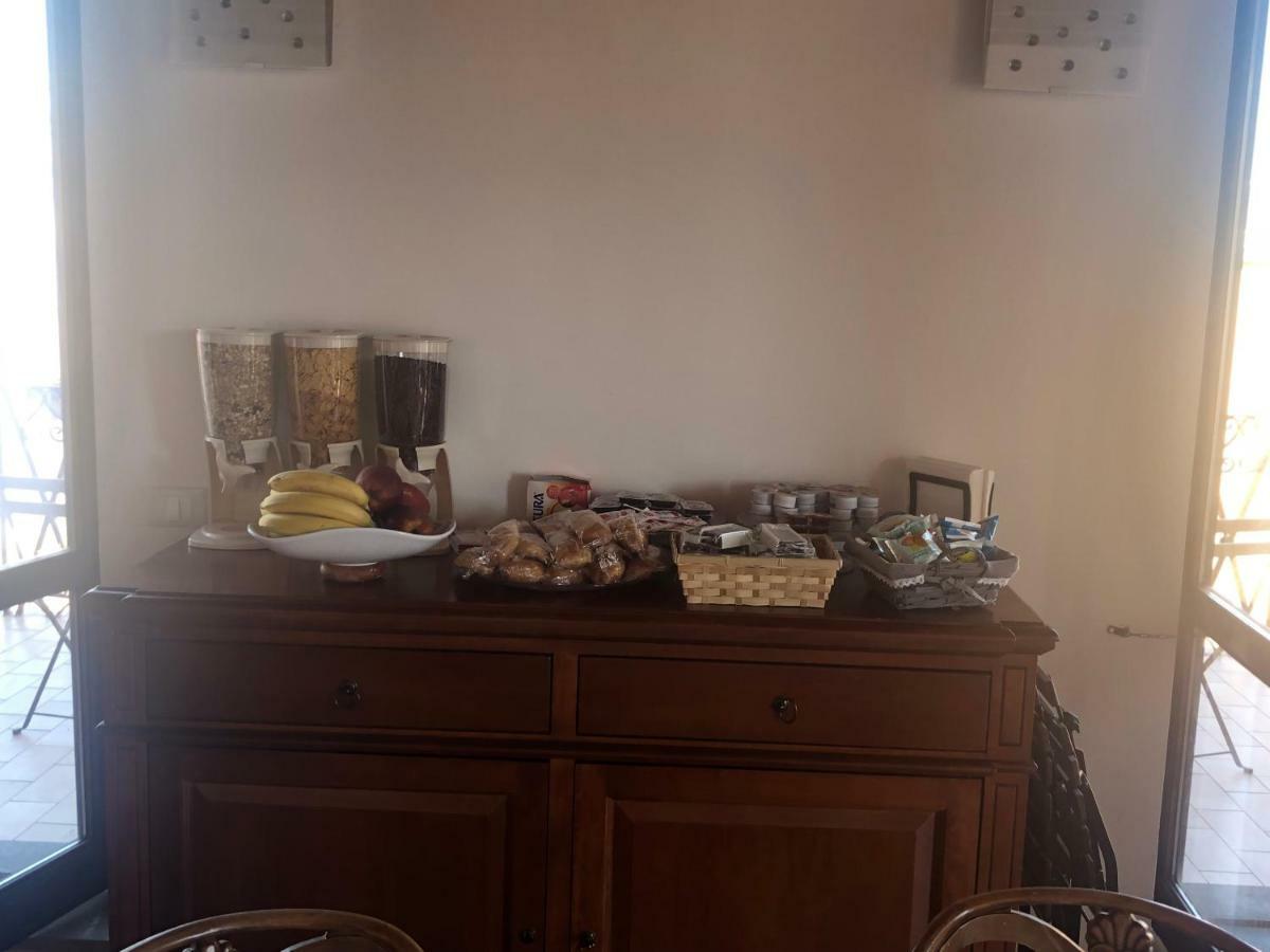 Bb Il Re Alla Reginella Guest House روما المظهر الخارجي الصورة